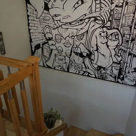 Jimmy Jumps House אכסניה וילנה