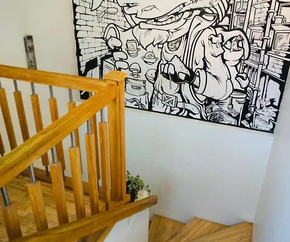 Jimmy Jumps House Hostel