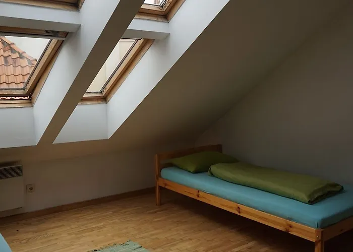 Jimmy Jumps House Hostel *