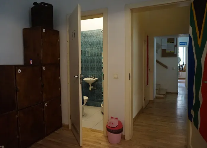 Jimmy Jumps House Hostel *